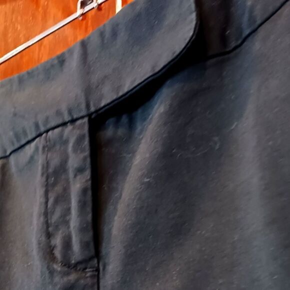 INC Black Cuffed Shorts Size 2 - Picture 4 of 5